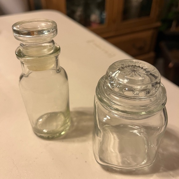 Two vintage jars with lids lot  both have riding on the bottom - Picture 2 of 8
